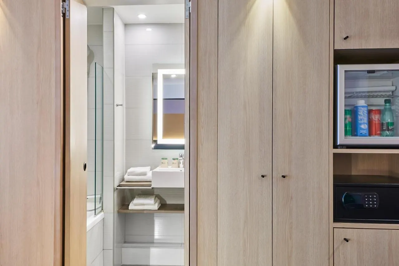 Mercure Paris 15 Porte De Versailles 4*,  France